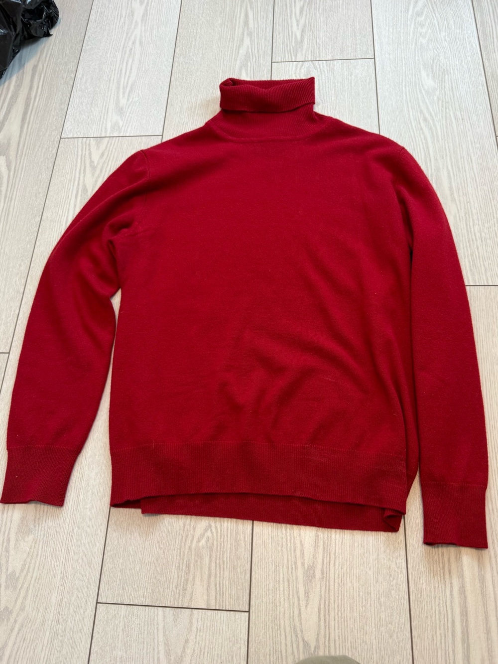 Holt Renfrew 100% cashmere sweater red Medium long sleeve turtleneck classic vtg
